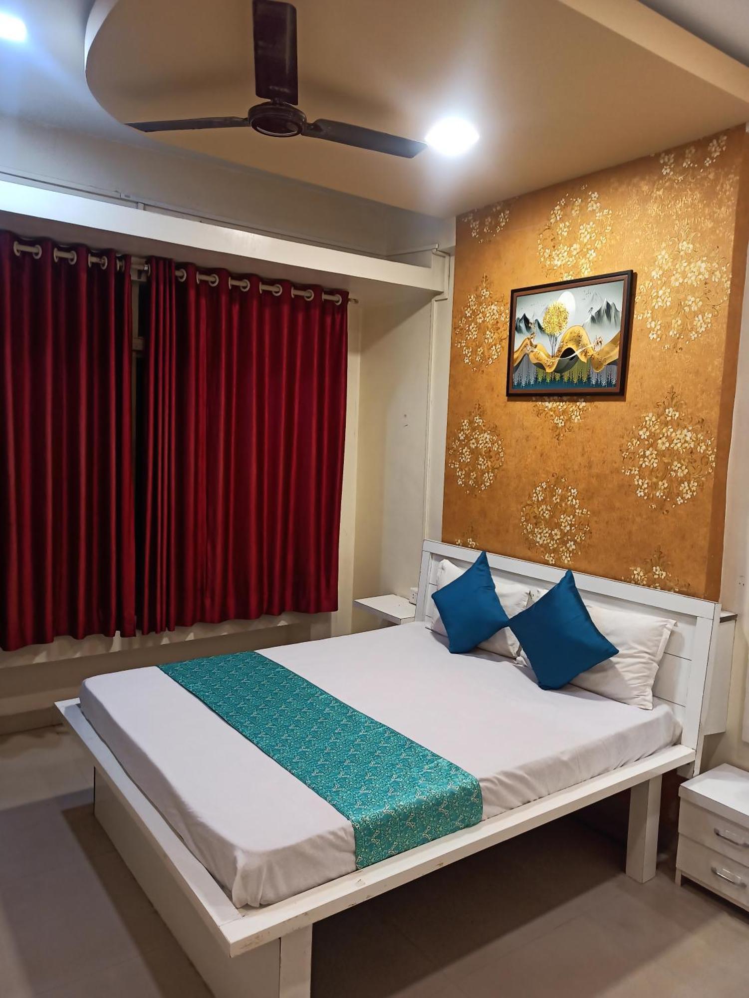 Malwade Motel Pune Bagian luar foto