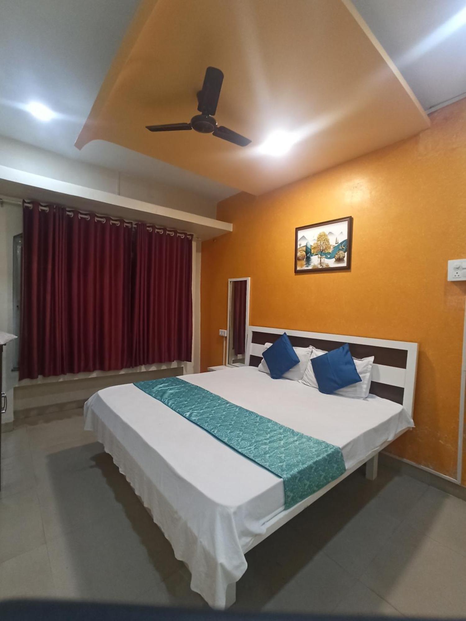 Malwade Motel Pune Bagian luar foto