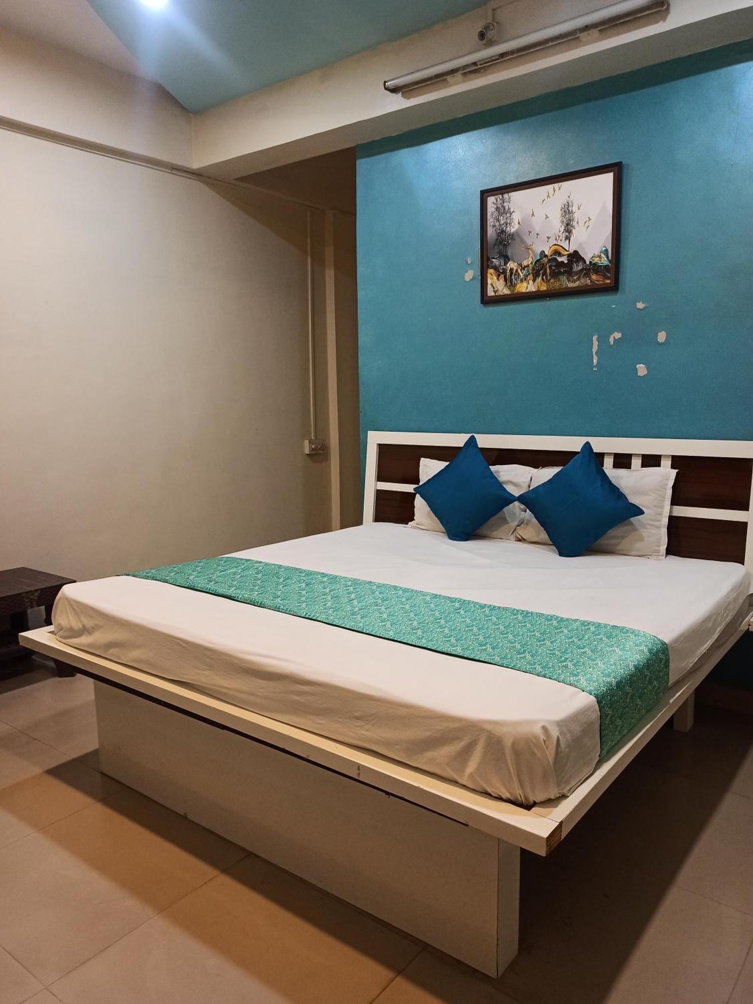 Malwade Motel Pune Bagian luar foto