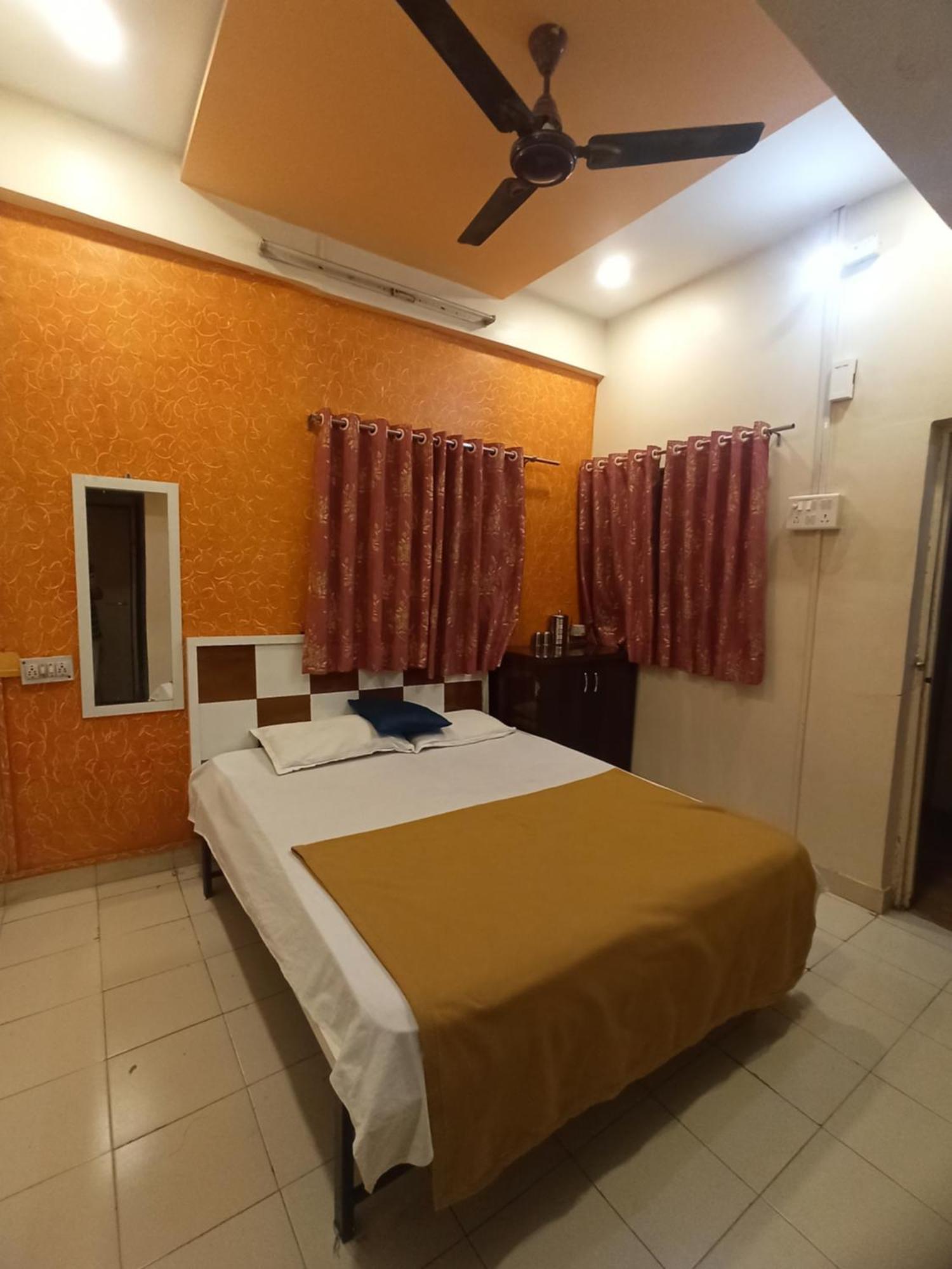 Malwade Motel Pune Bagian luar foto